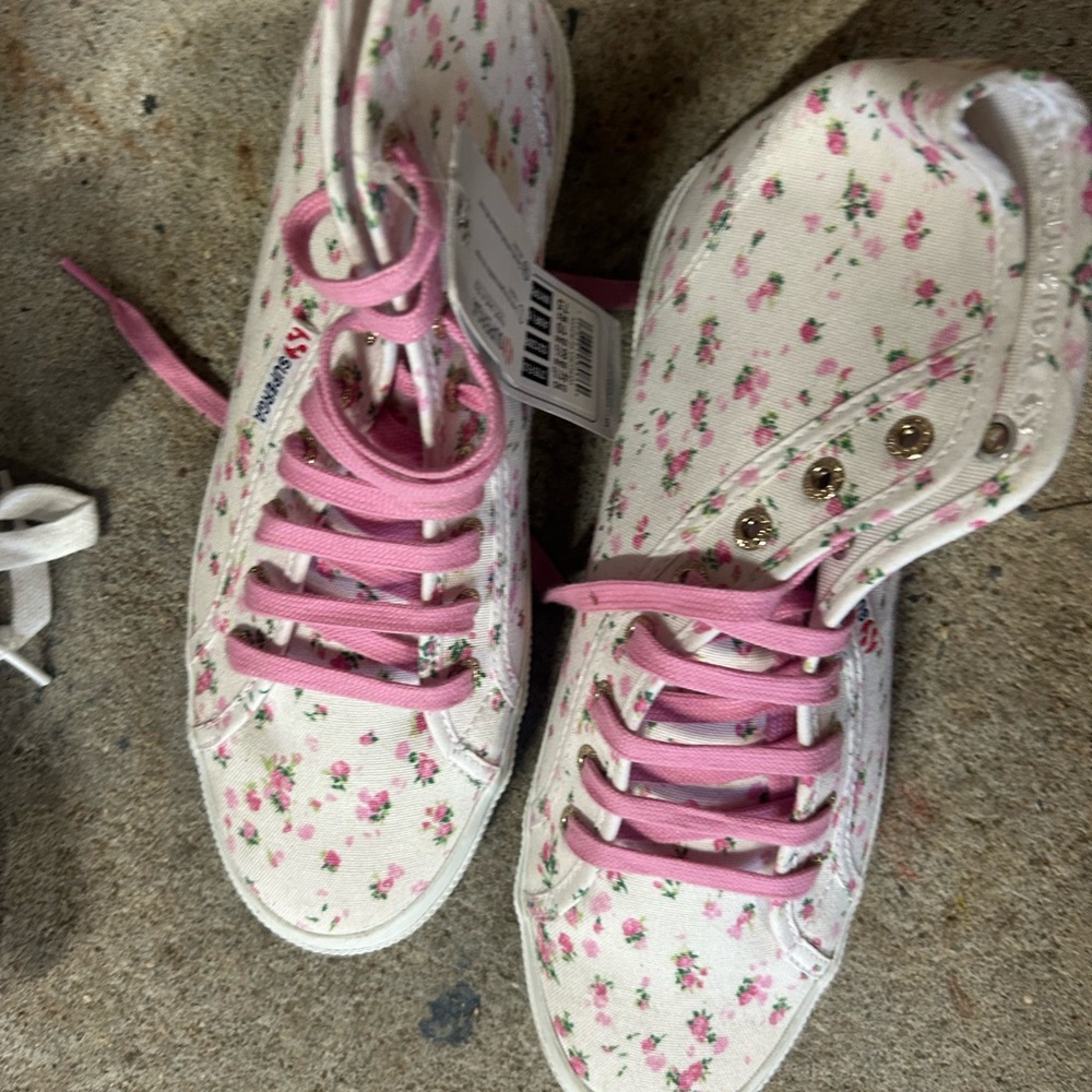 Floral High-Top Sneakers with Pink Laces